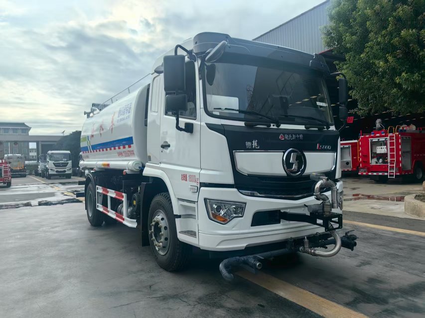 陜汽德龍12-15噸綠化噴灑車 陜汽德龍12-15噸綠化噴灑車